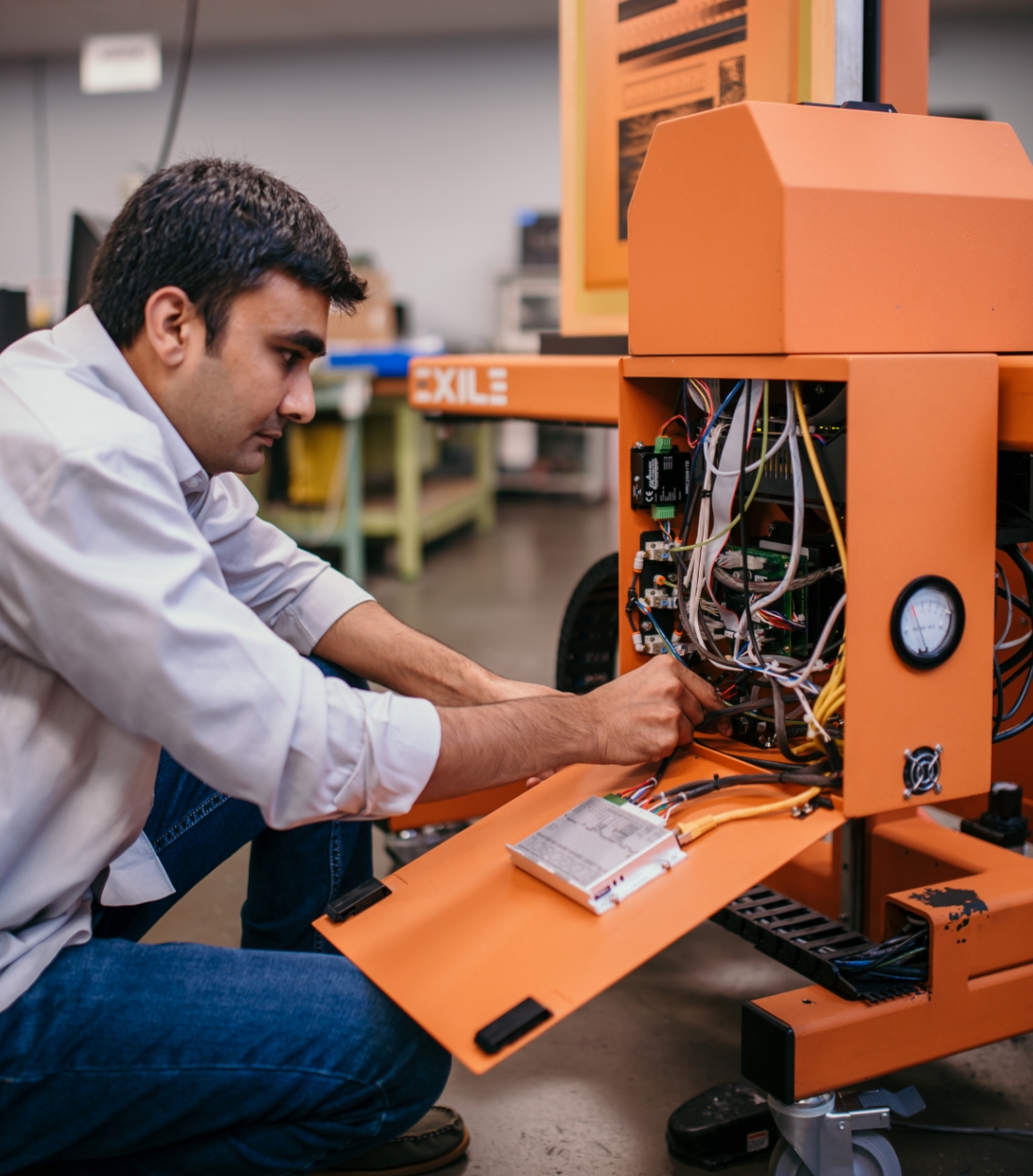Home-image4 EXILE technician working on a SPYDER system